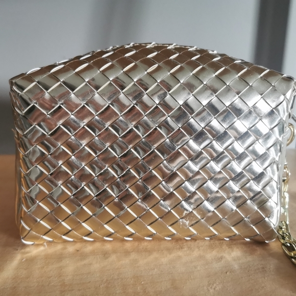 Tarte shimmery gold M/L makeup bag - Picture 2 of 3